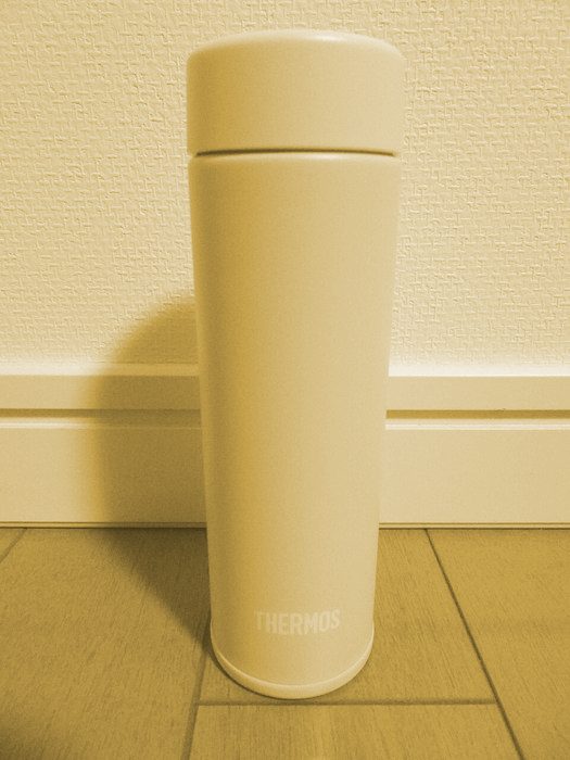 Termo de acero 600ml — Dorado