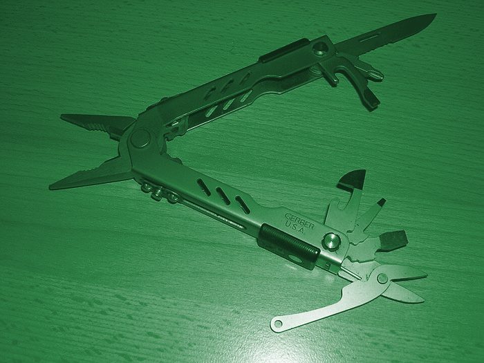 Multiherramienta 12 en 1 — Verde