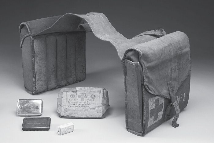 Botiquín de primeros auxilios — Gris