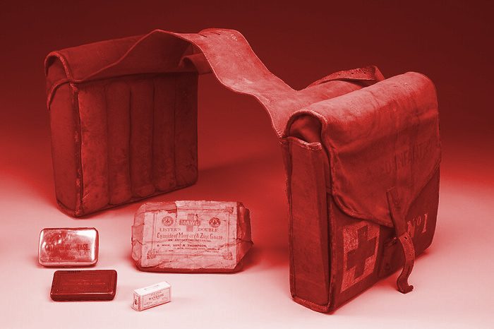 Botiquín de primeros auxilios — Rojo