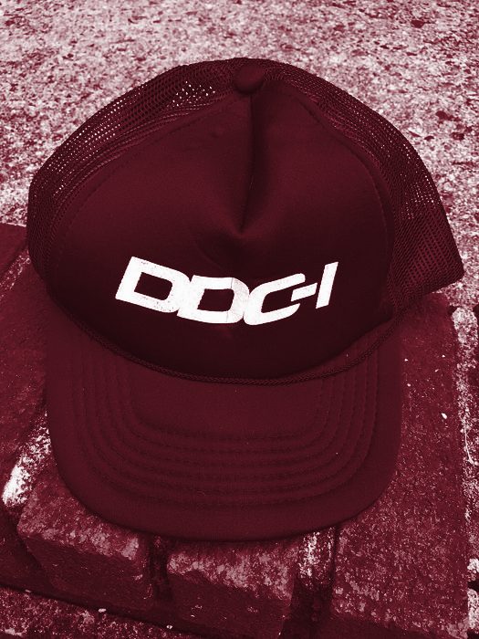 Gorra trucker 5 paneles — Vino