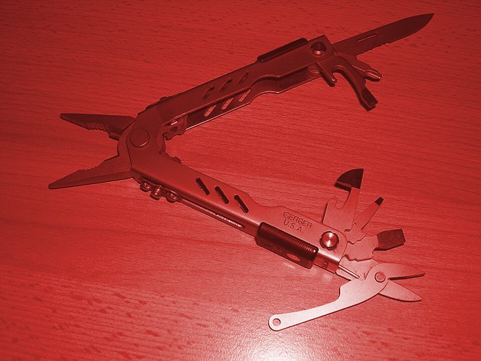 Multiherramienta 12 en 1 — Rojo